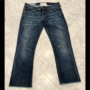 TEXTILE ELIZABETH & JAMES - Grace dark wash cropped jeans size 26 EUC !!